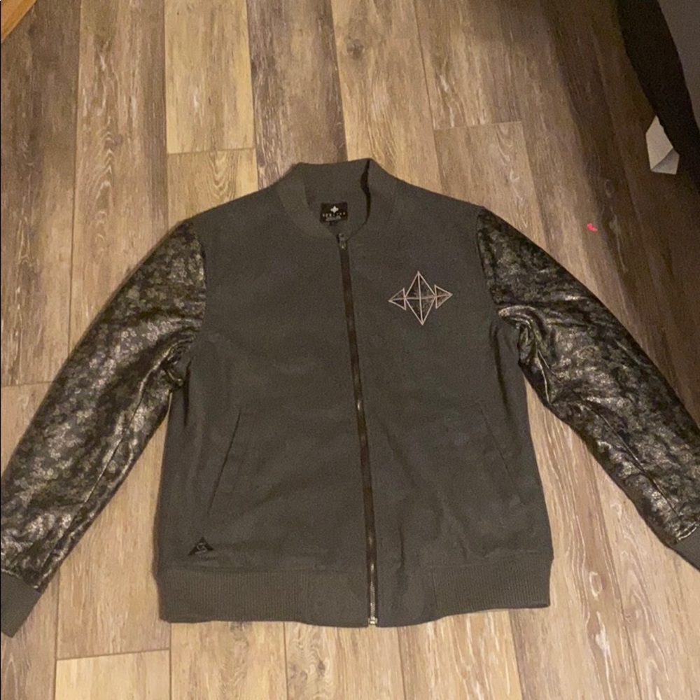 Veritas All grey Men’s Large Jacket